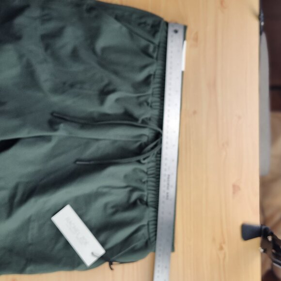 Rachel Zoe Dark Green Midrise Shorts Size L NWT Chic - Picture 6 of 12